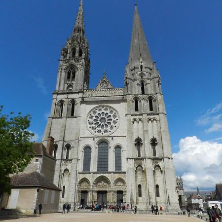 Le Petit Paradis Chartres Exterior photo