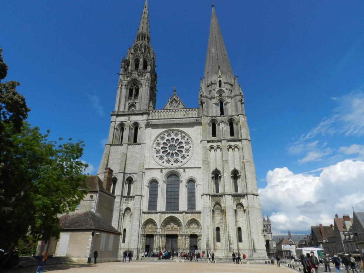 Le Petit Paradis Chartres Exterior photo